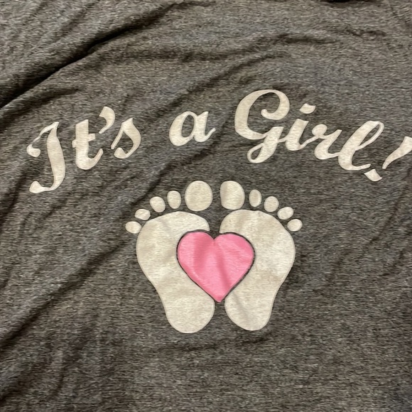 “It’s a girl” Maternity Tee - Picture 2 of 4